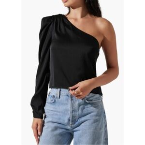 ASTR The Label Puff Sleeve One Shoulder Satin Top | Black | Large | NWT